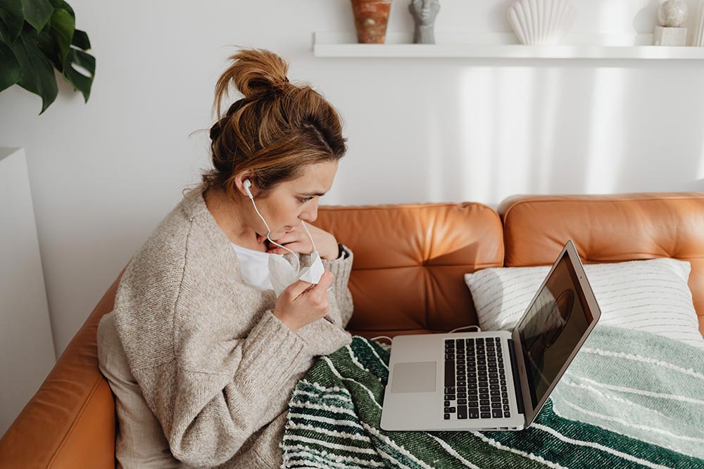 A woman in a telemedicine psychotherapy session